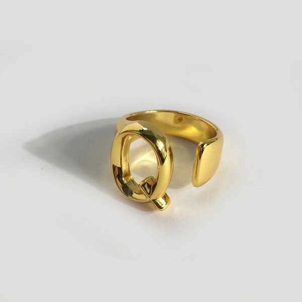 Gold initial ring - Q